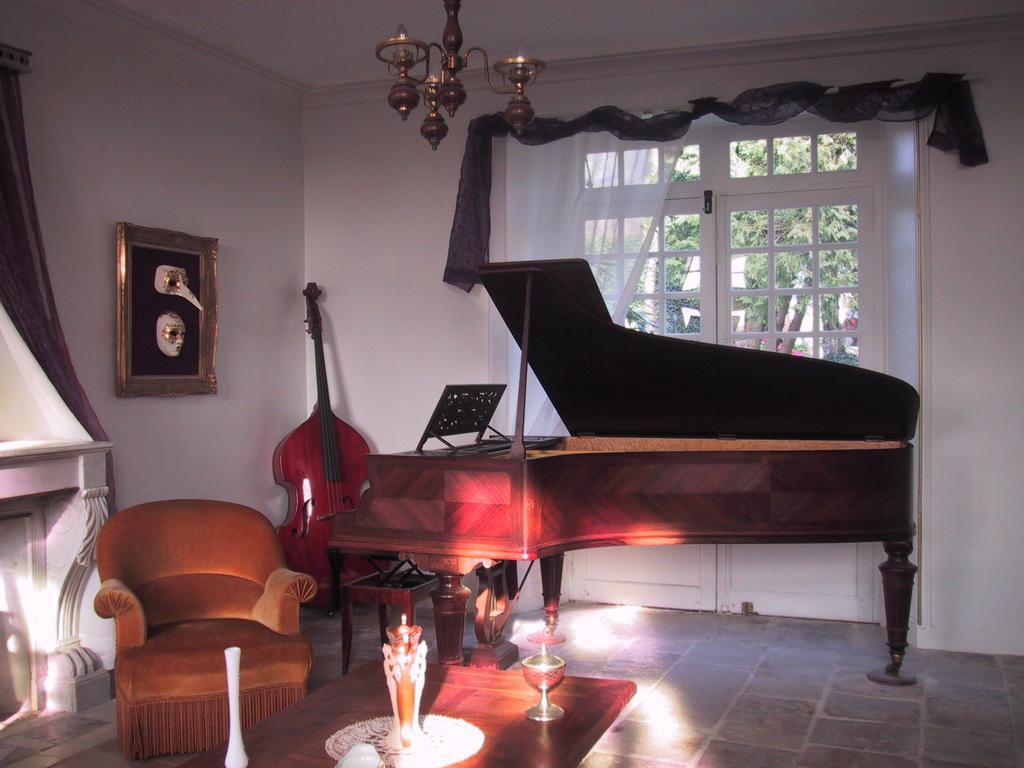 Bed and Breakfast Le Relais Du Mont Chauve Caumont-Sur-Aure Exterior foto