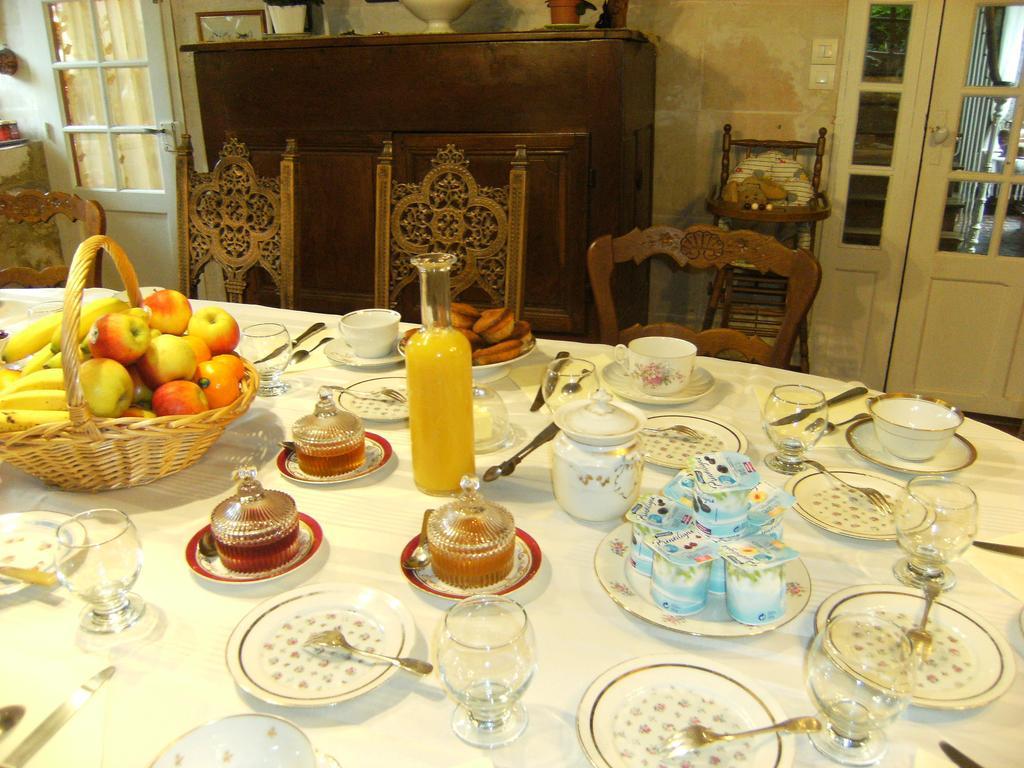 Bed and Breakfast Le Relais Du Mont Chauve Caumont-Sur-Aure Exterior foto