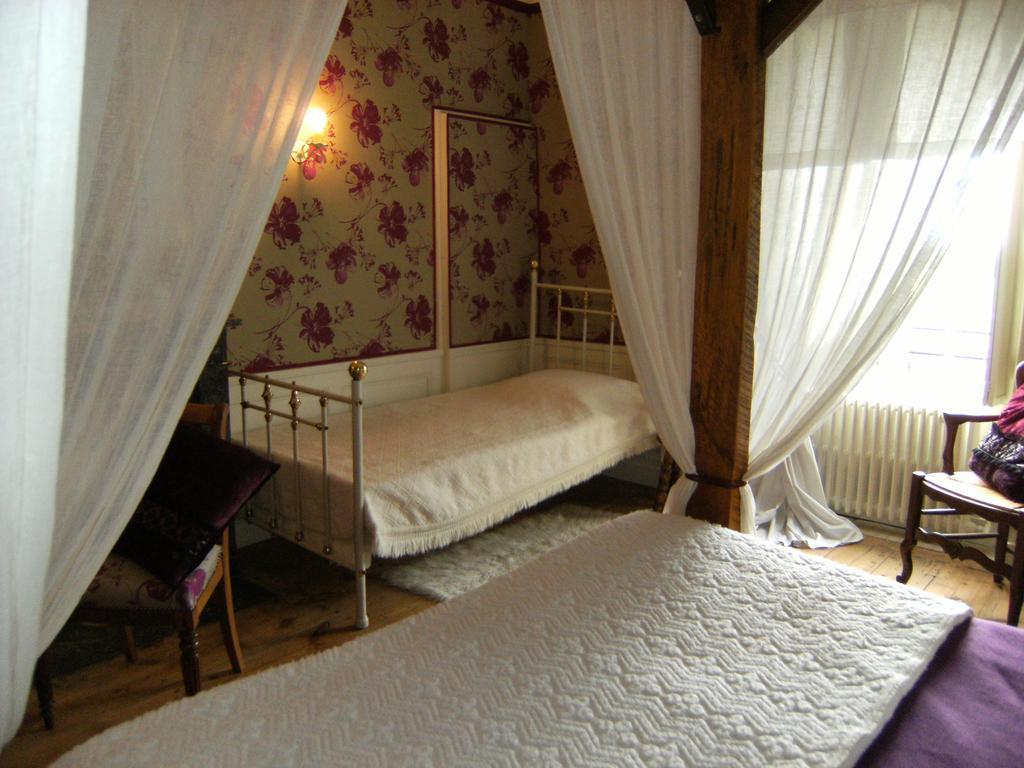 Bed and Breakfast Le Relais Du Mont Chauve Caumont-Sur-Aure Zimmer foto
