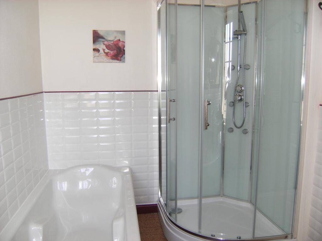Bed and Breakfast Le Relais Du Mont Chauve Caumont-Sur-Aure Zimmer foto