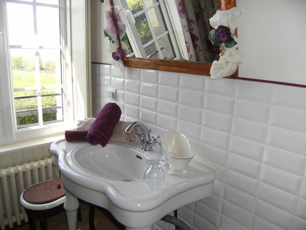 Bed and Breakfast Le Relais Du Mont Chauve Caumont-Sur-Aure Zimmer foto