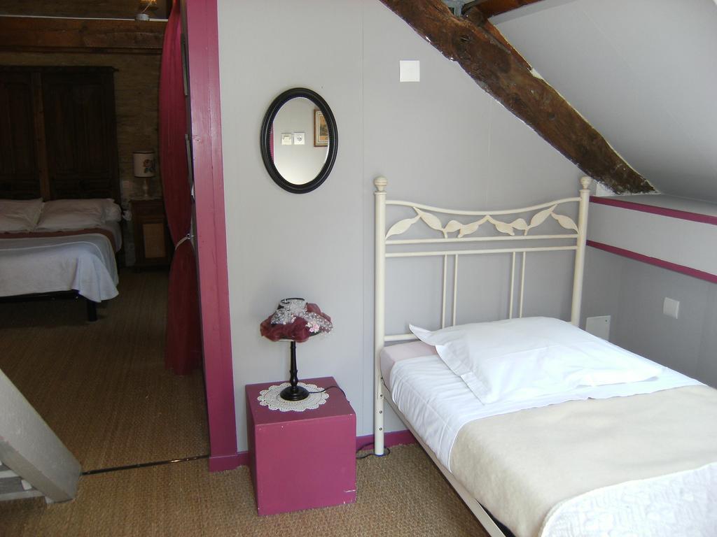 Bed and Breakfast Le Relais Du Mont Chauve Caumont-Sur-Aure Zimmer foto