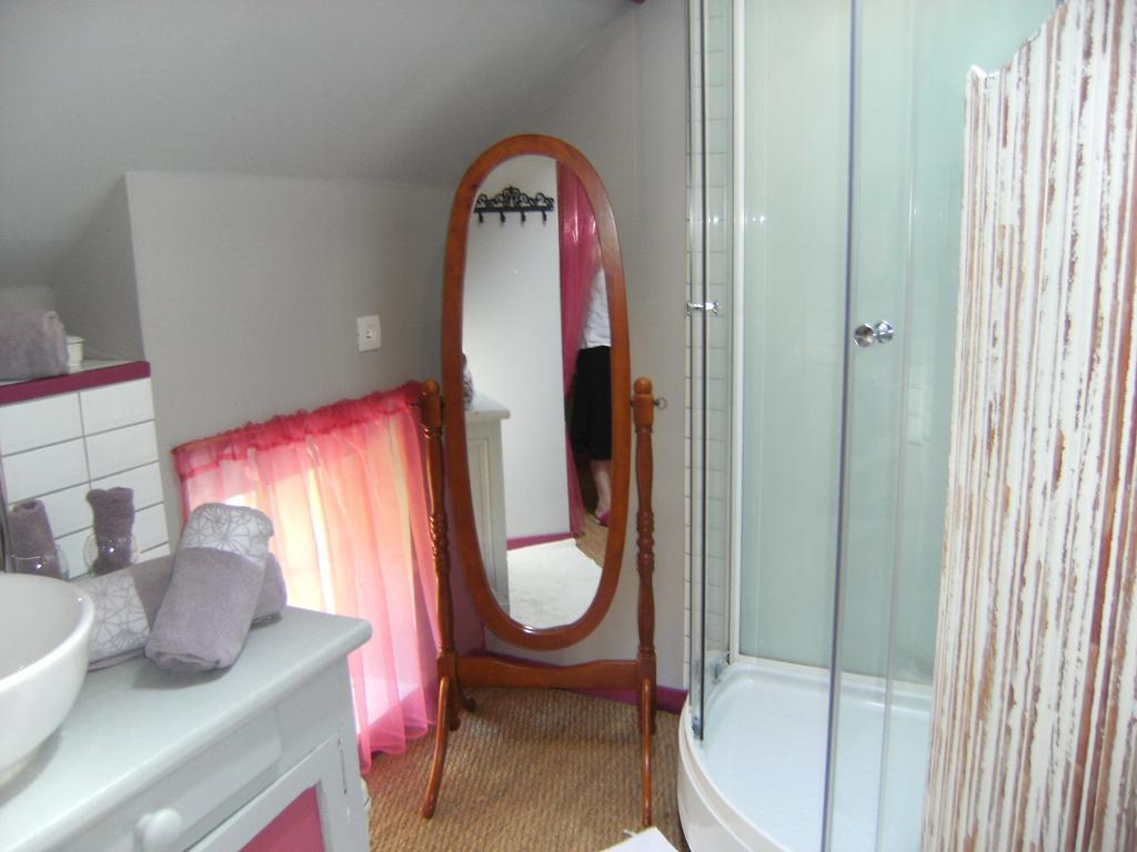 Bed and Breakfast Le Relais Du Mont Chauve Caumont-Sur-Aure Zimmer foto