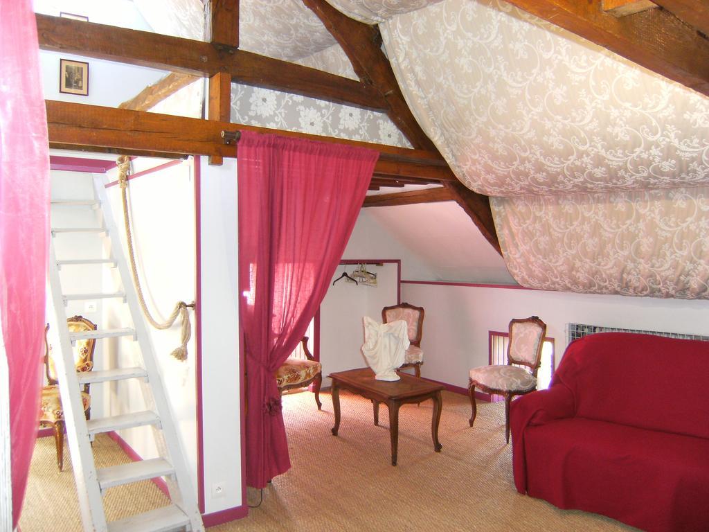 Bed and Breakfast Le Relais Du Mont Chauve Caumont-Sur-Aure Exterior foto